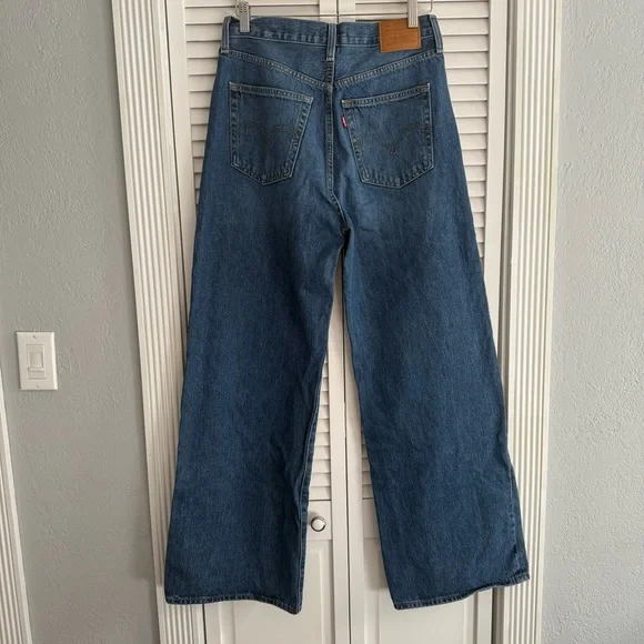 Levi’s Ribcage Wide Leg Premium Denim Size 29 Medium Wash 100% Cotton High Rise - Picture 3 of 10